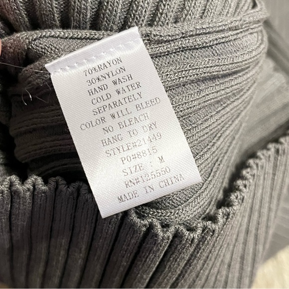 Hera Gray Green Long-Sleeve Ribbed Maxi Dress Women’s Size Medium - Picture 6 of 11